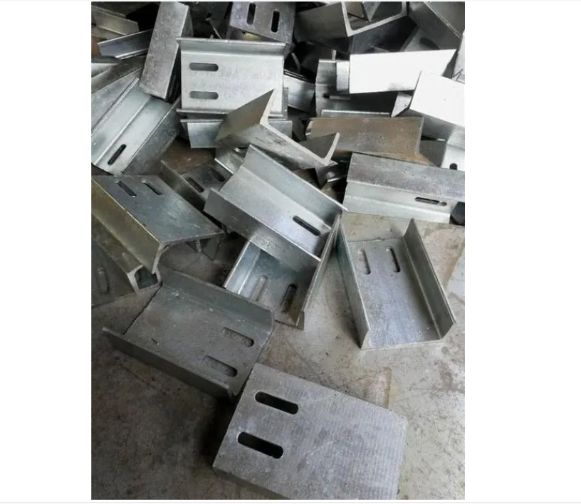 花垣河北槽钢连接件